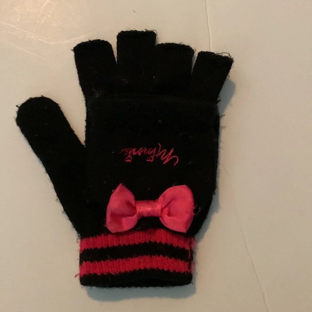 Minnie mouse mittens that button down and convert into Fingerless gloves